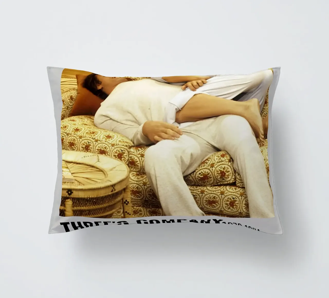 THREE'S COMPANY1976-1984 cuscino da MVFminimalist