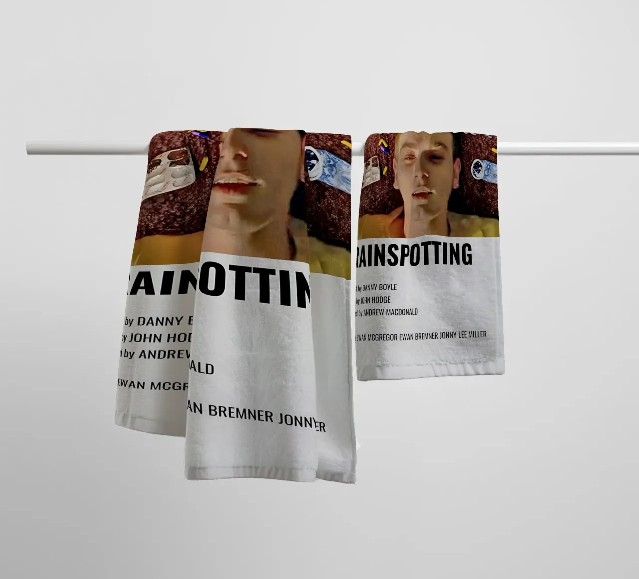 TRAINSPOTTING asciugamano da bagno da MVFminimalist
