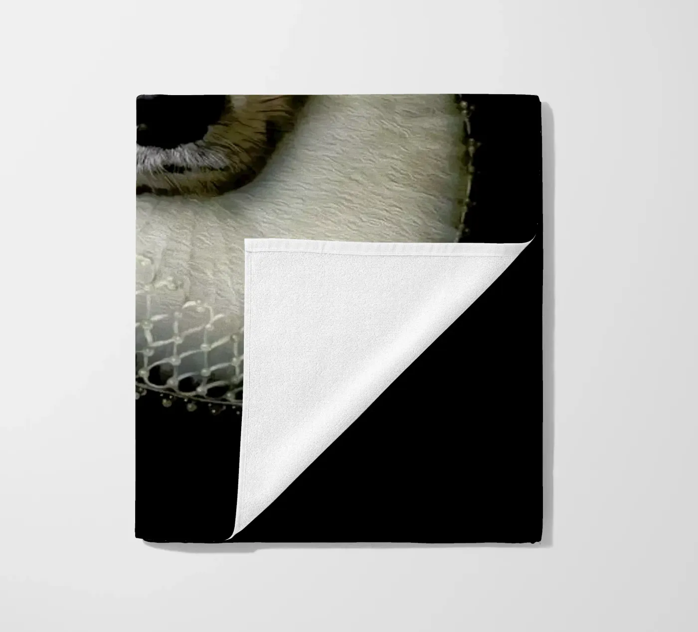 Simone beach towel by Tein Lucasson