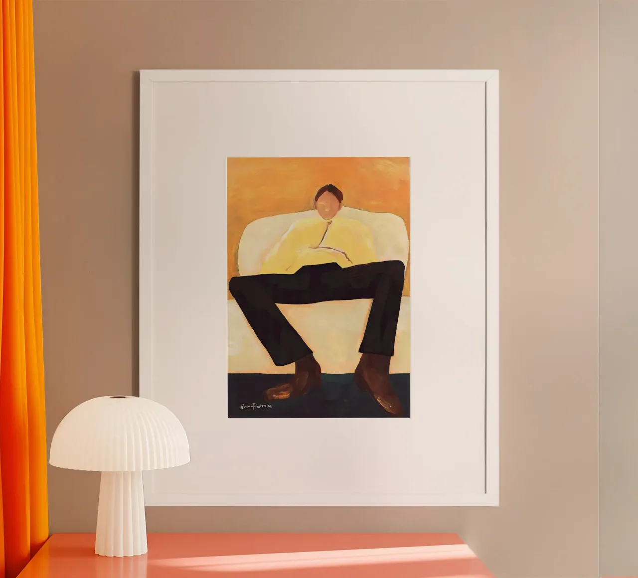Hanna Peterson - Uomo seduto sul divano poster con telaio in legno da Davidprint