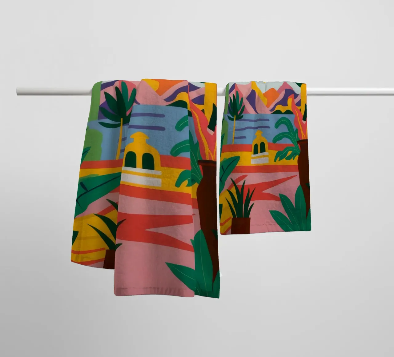 Gewölbte Palmenansicht Handtuch von Muse Artworks