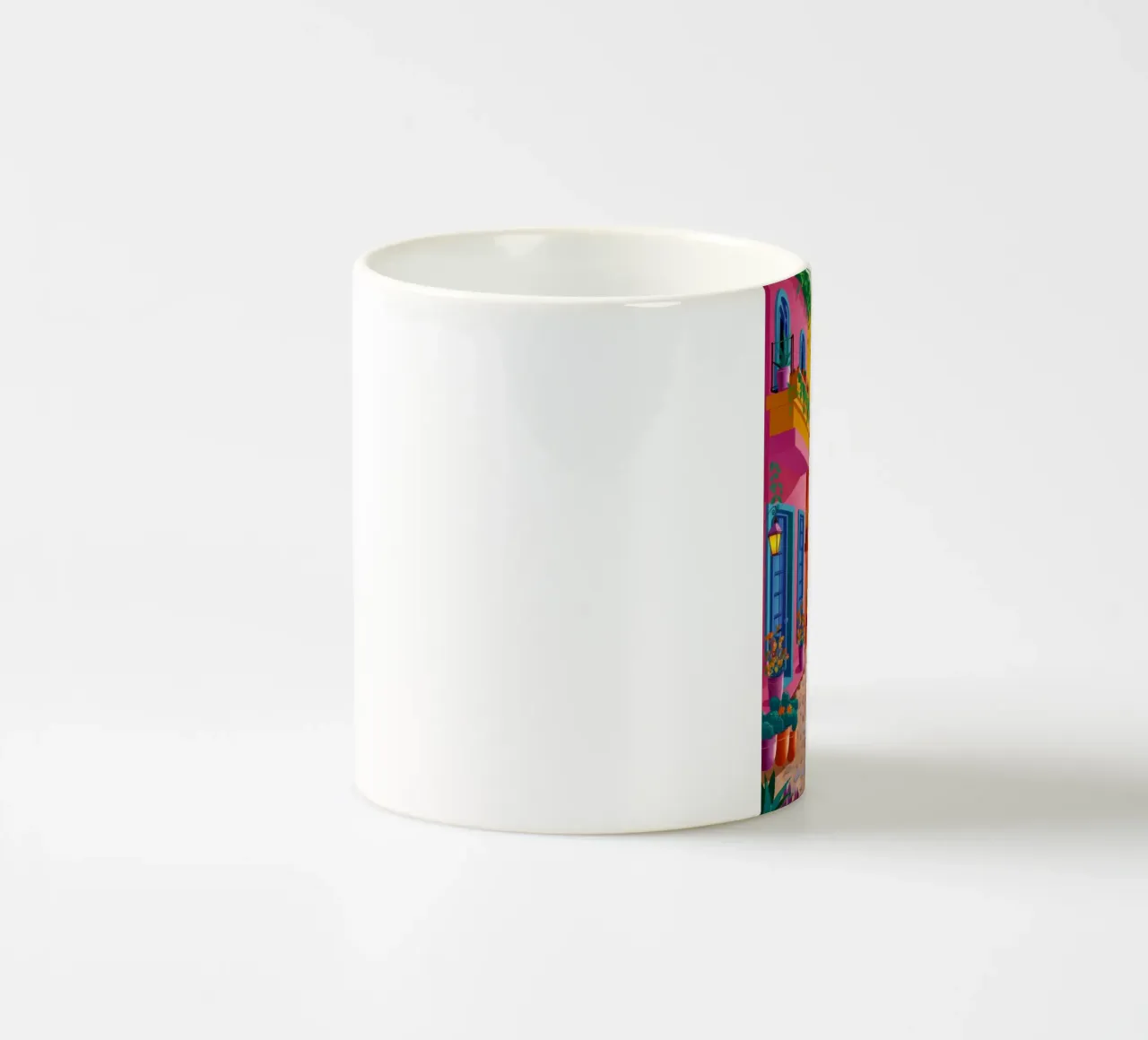 Viaggio in un vicolo vibrante tazza in ceramica da FadeAura