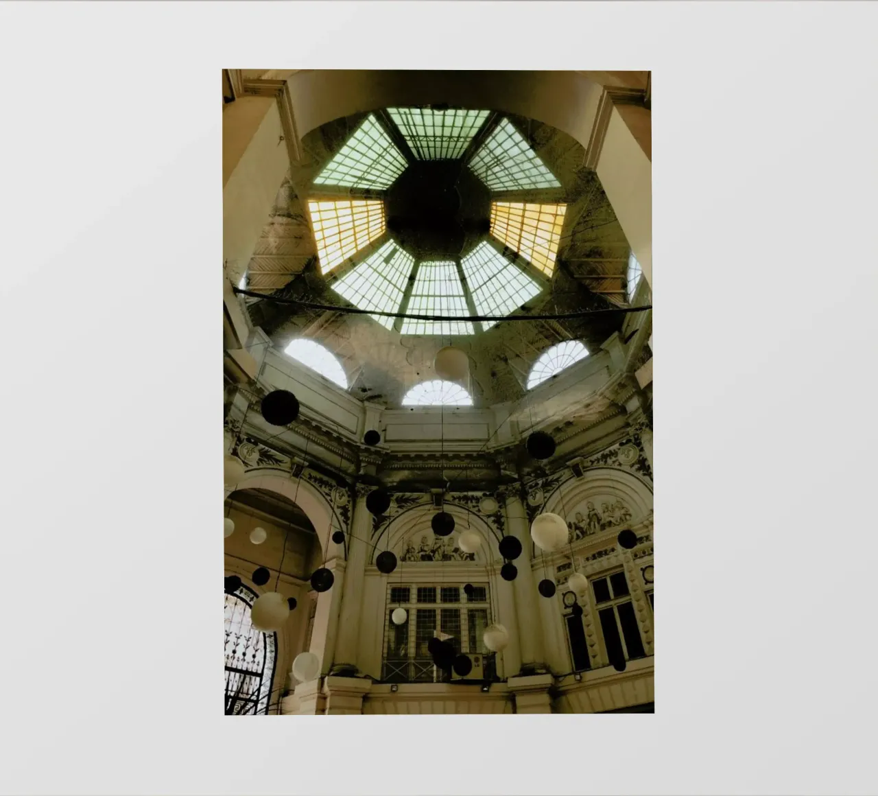 Dome And Balls backlit film by Sebastian Hilgetag