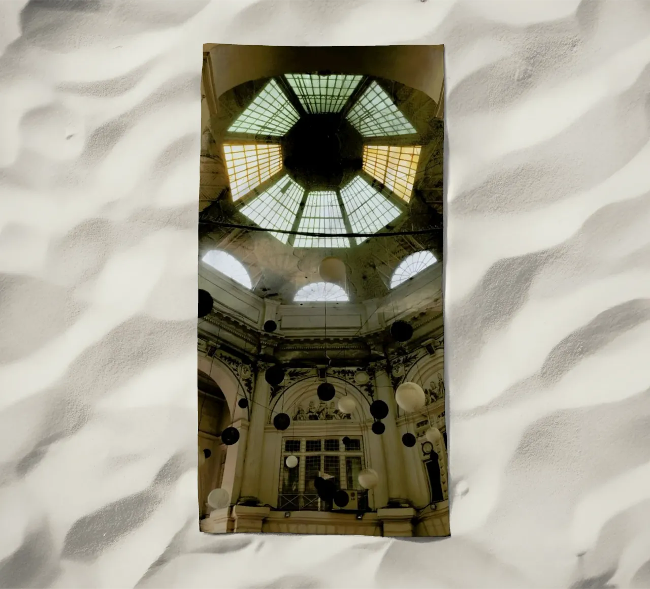 Dome And Balls telo mare da Sebastian Hilgetag
