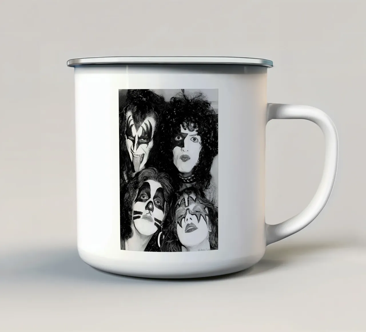 arte della banda del bacio tazza in smalto da vanhesling