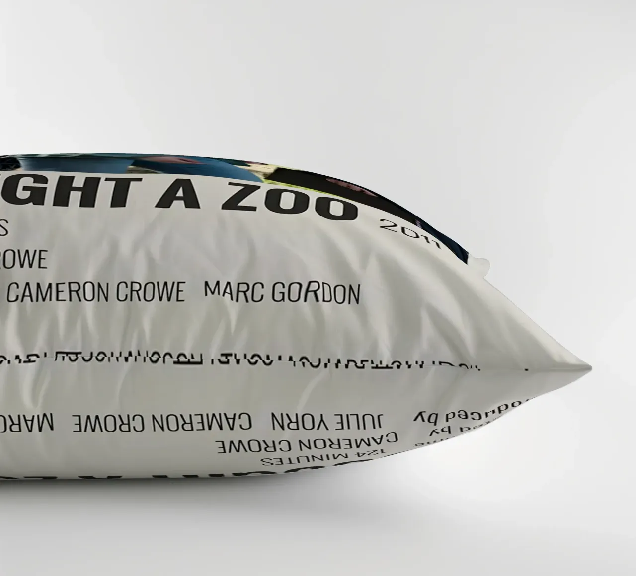 WE BOUGHT A ZOO 2011 cuscino da MVFminimalist