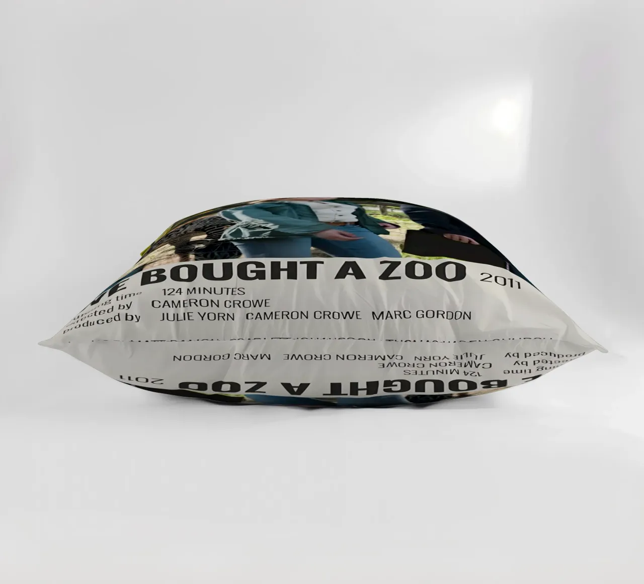 WE BOUGHT A ZOO 2011 cuscino da MVFminimalist