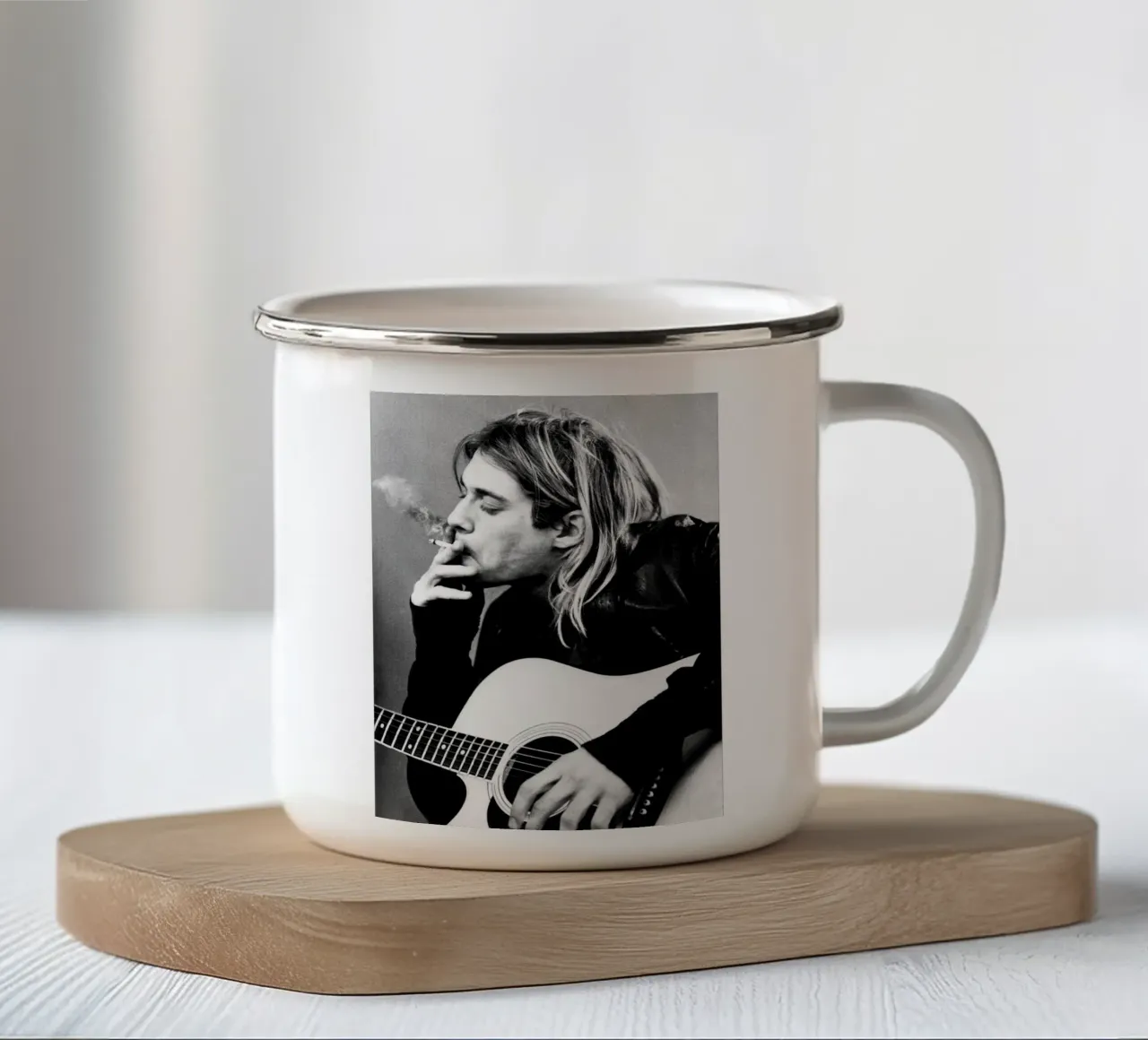 Smoking Kurt Cobain And Guitar tazza in smalto da Has Fab
