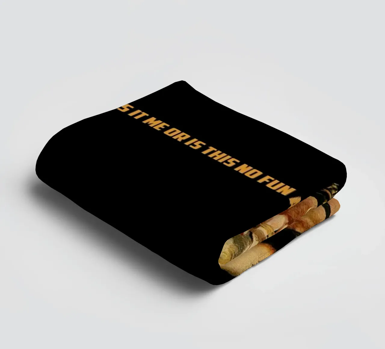 No Fun At All asciugamano da bagno da Gallery Print and Art Limited