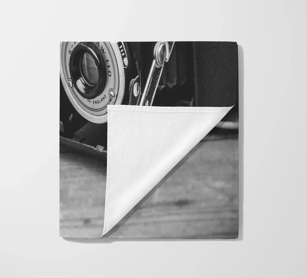 Two folding cameras telo mare da Dave Hare Photography