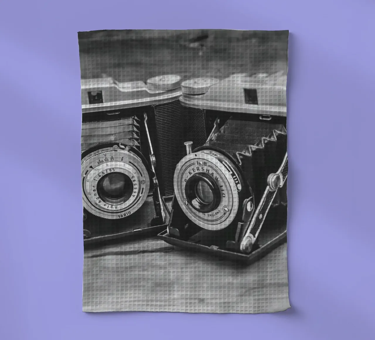 Two folding cameras canovaccio da cucina da Dave Hare Photography