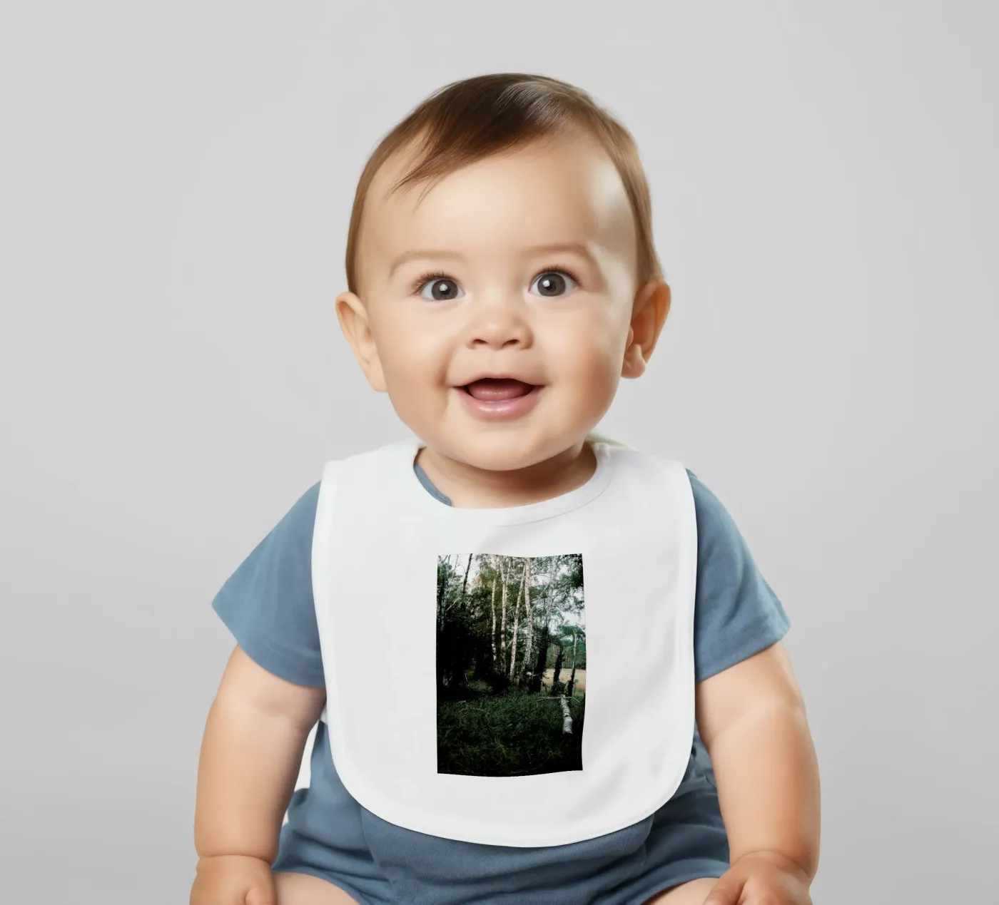 Forest Scene Babylätzchen von Sebastian Hilgetag