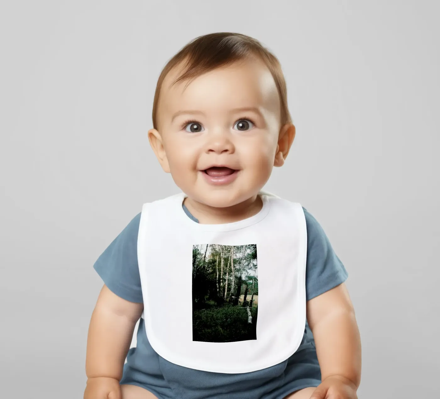 Forest Scene Babylätzchen von Sebastian Hilgetag