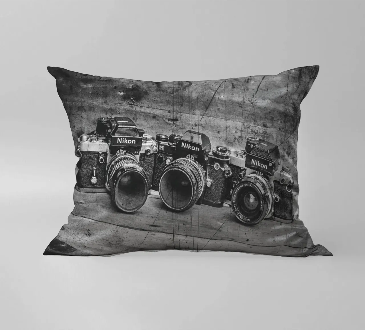 Three Nikon cameras cuscino da Dave Hare Photography