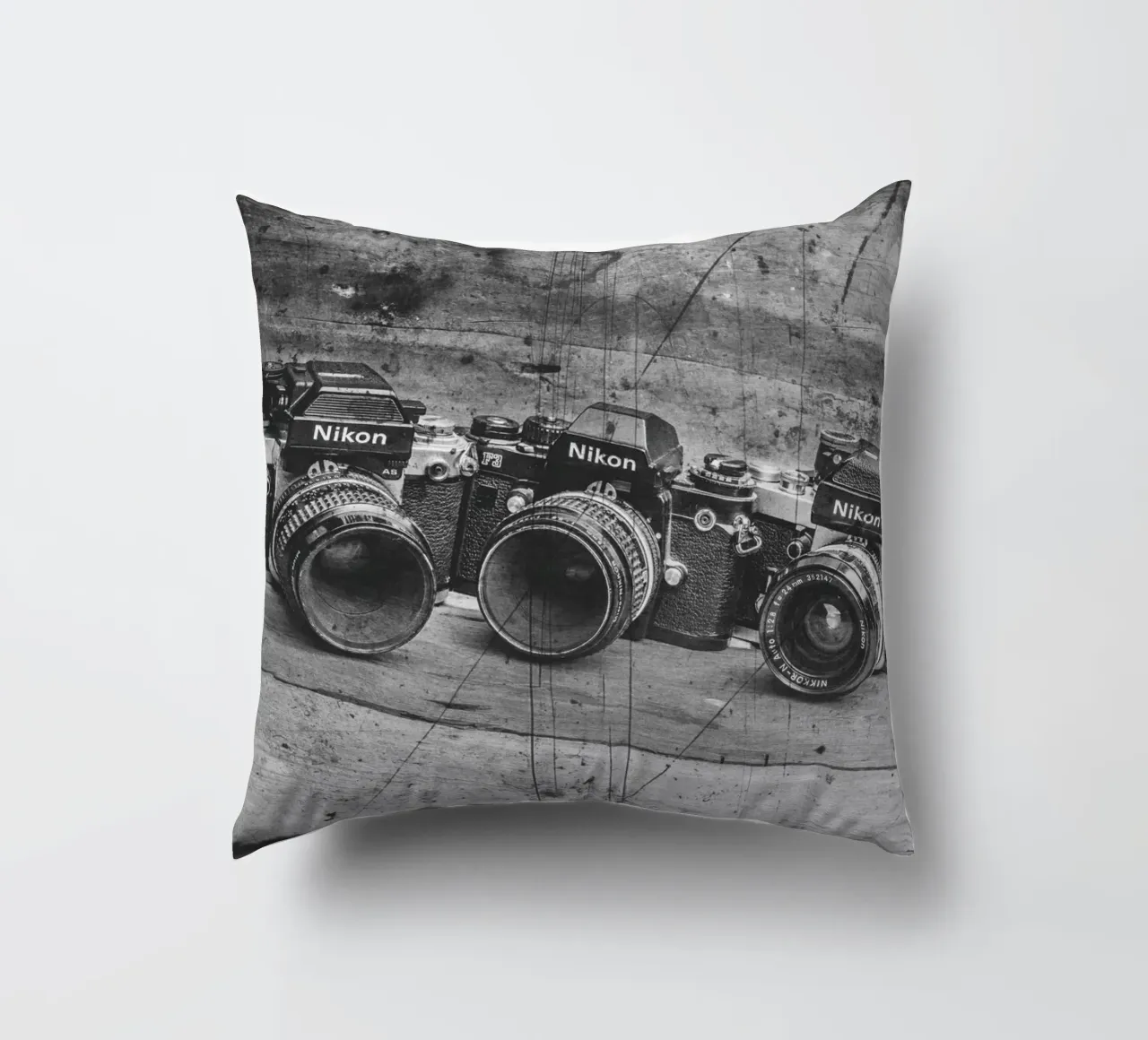 Three Nikon cameras cuscino da Dave Hare Photography