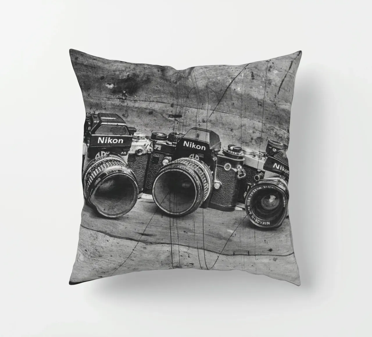 Three Nikon cameras cuscino da Dave Hare Photography
