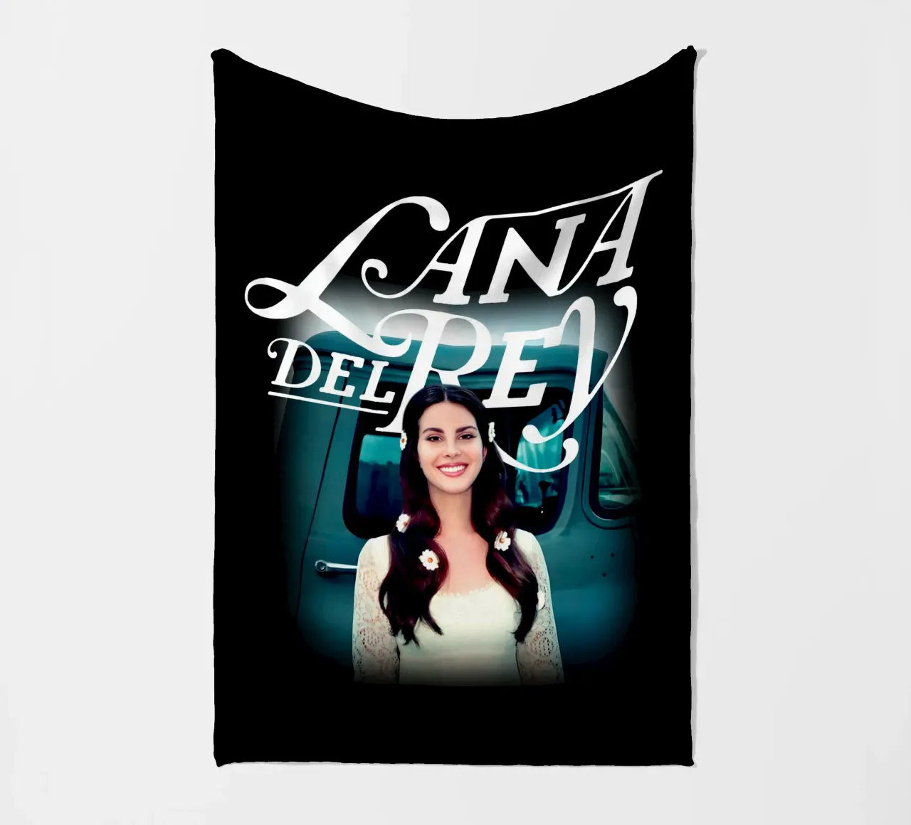 Oldtimer - Lana Del Rey Fleecedecke von https://www.juniqe.com/uk/shop/Henndraws
