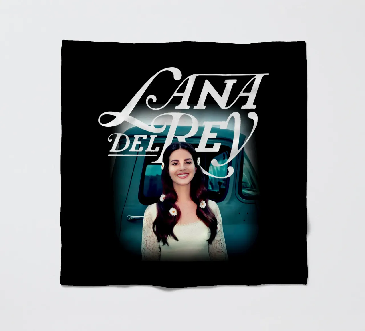 Oldtimer - Lana Del Rey Fleecedecke von https://www.juniqe.com/uk/shop/Henndraws