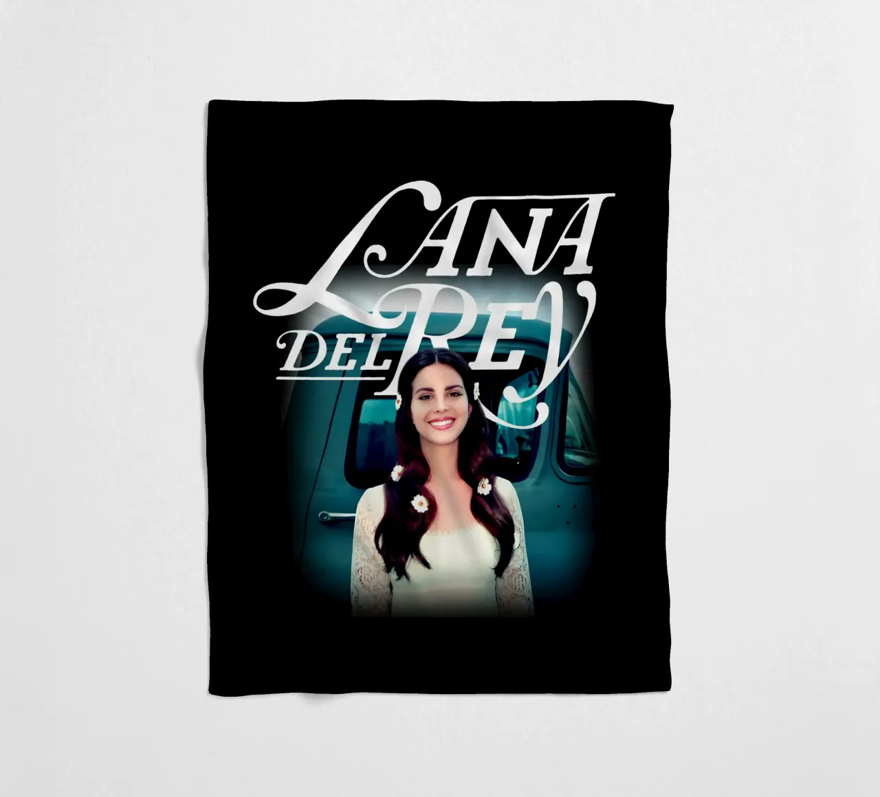 Oldtimer - Lana Del Rey Fleecedecke von https://www.juniqe.com/uk/shop/Henndraws