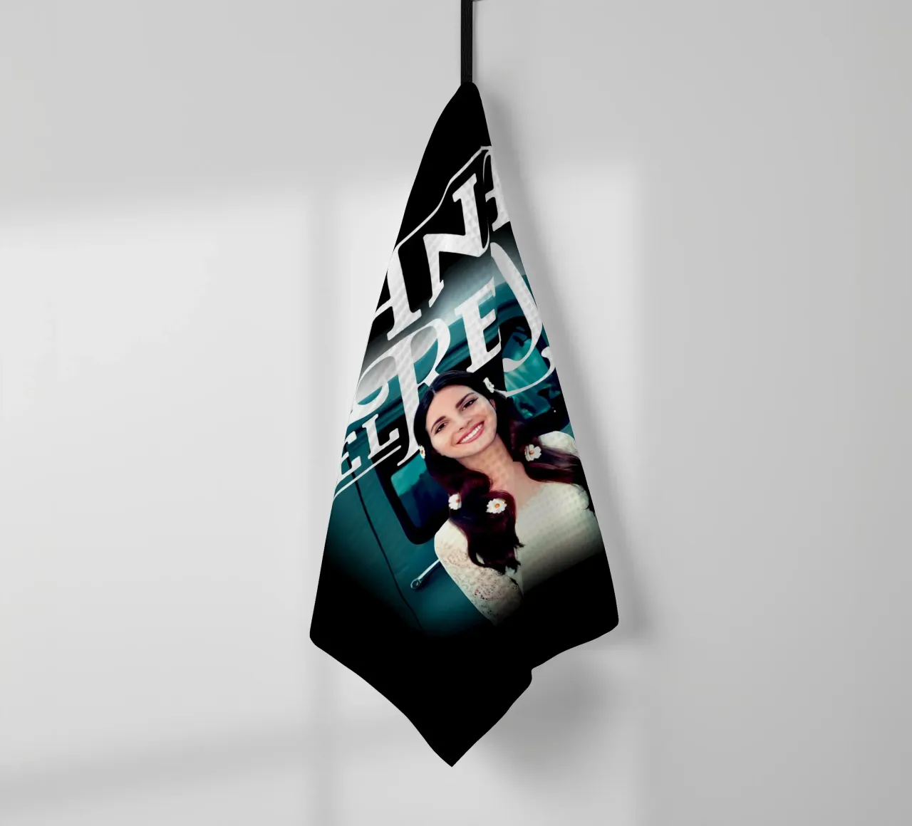 Auto d'epoca - Lana Del Rey canovaccio da cucina da https://www.juniqe.com/uk/shop/Henndraws
