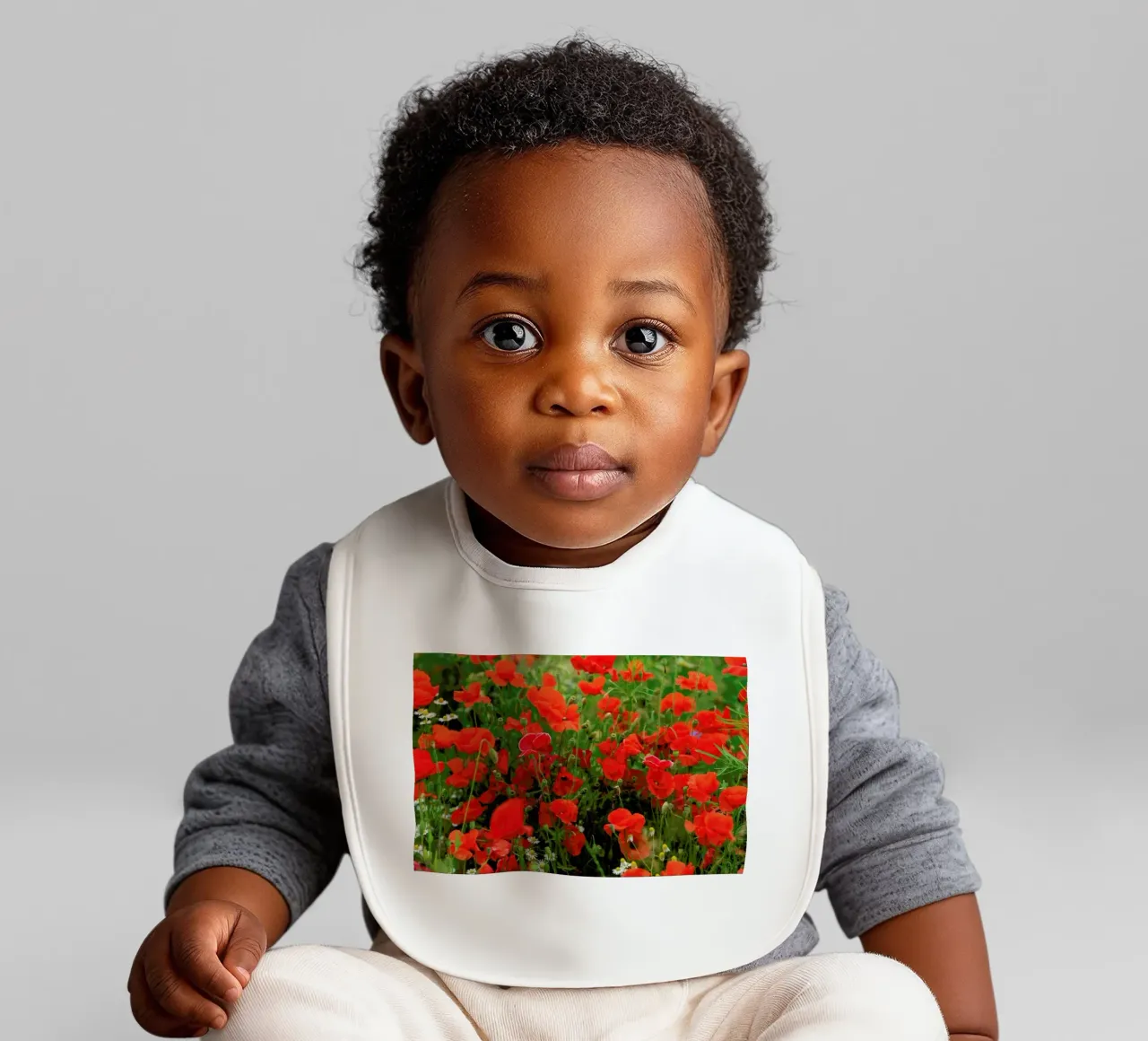 Red Poppyfield bavaglino da Curious Collections by Marielle Leenders
