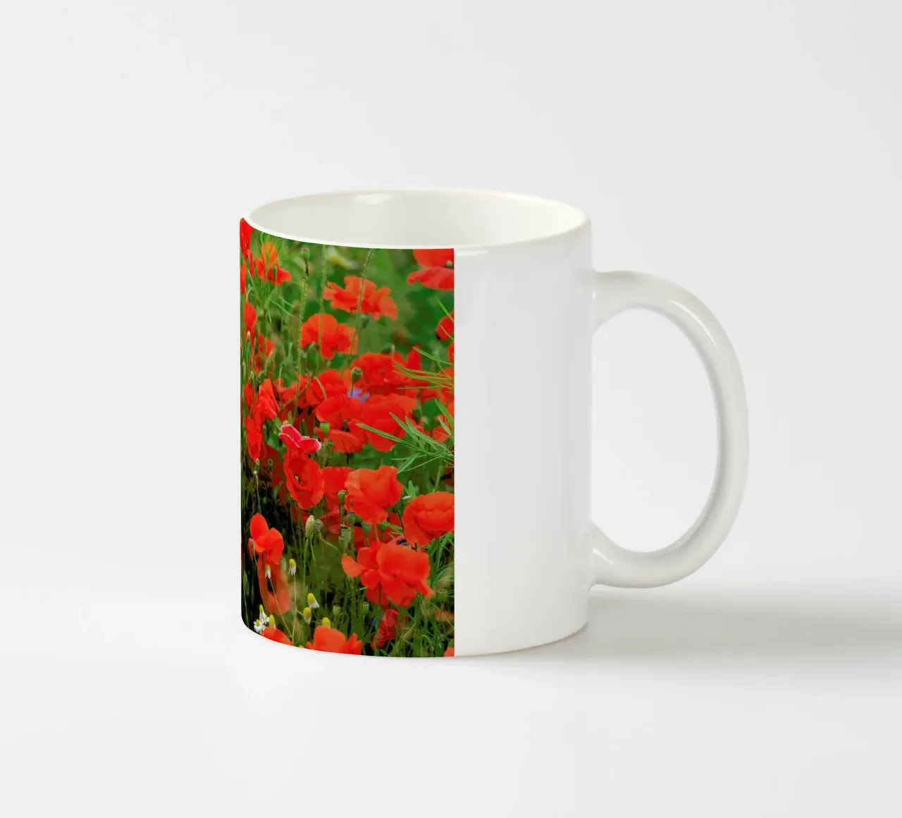 Red Poppyfield tazza in ceramica da Curious Collections by Marielle Leenders
