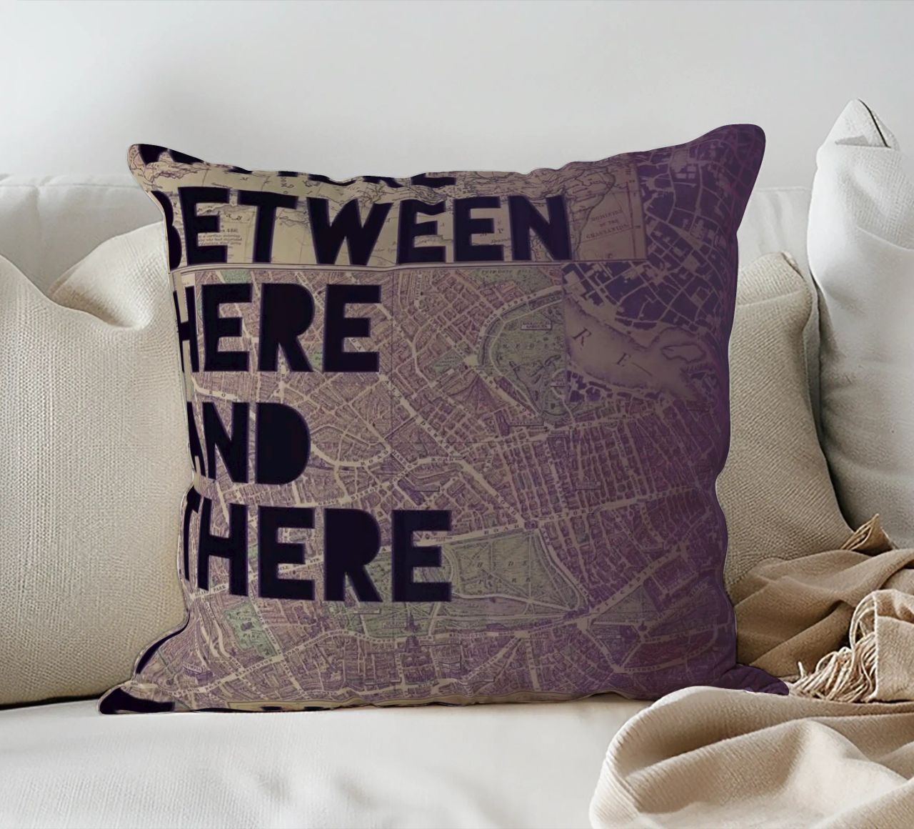 Here and There cuscino da Leah Flores