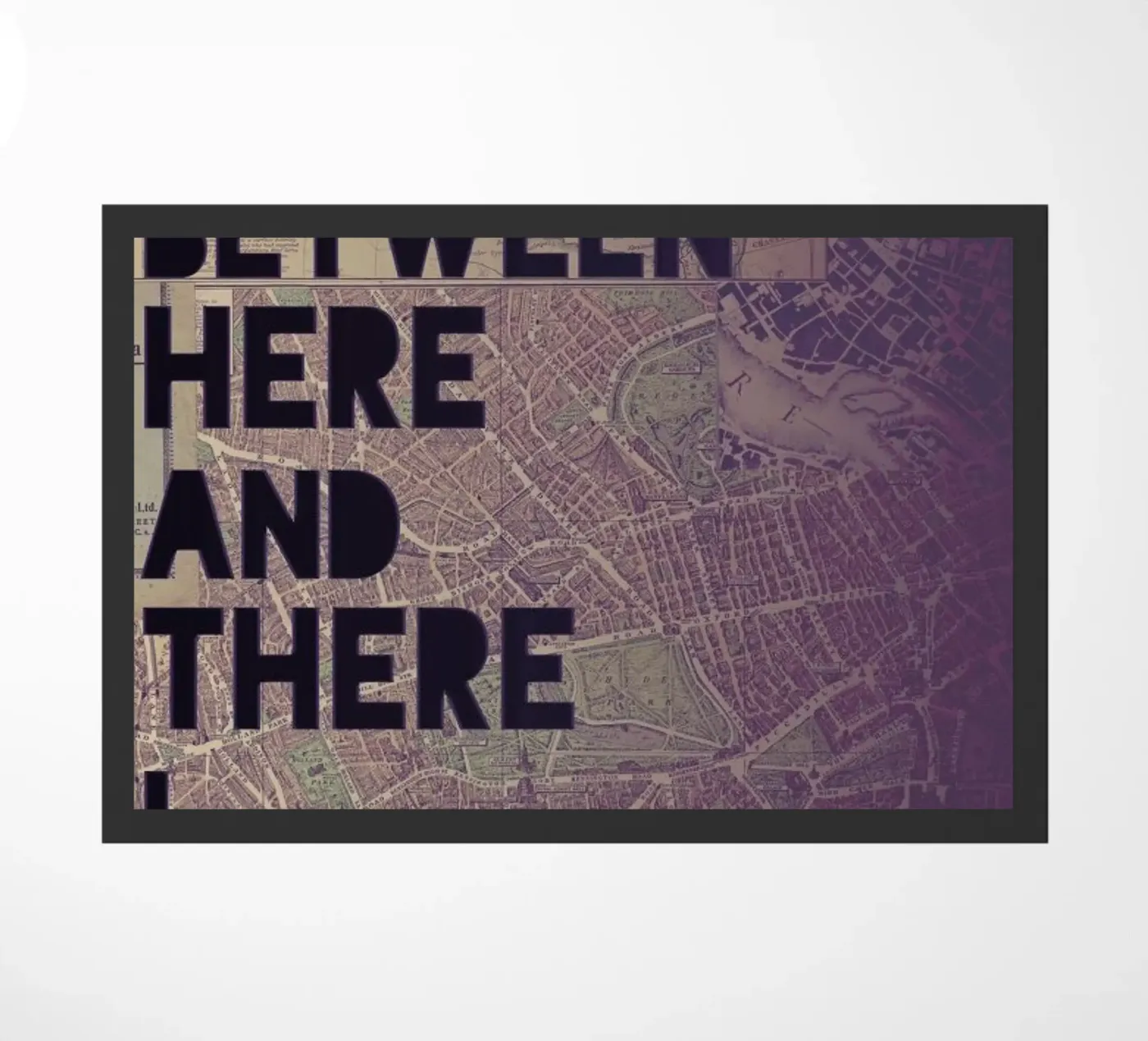 Here and There deurmat van Leah Flores