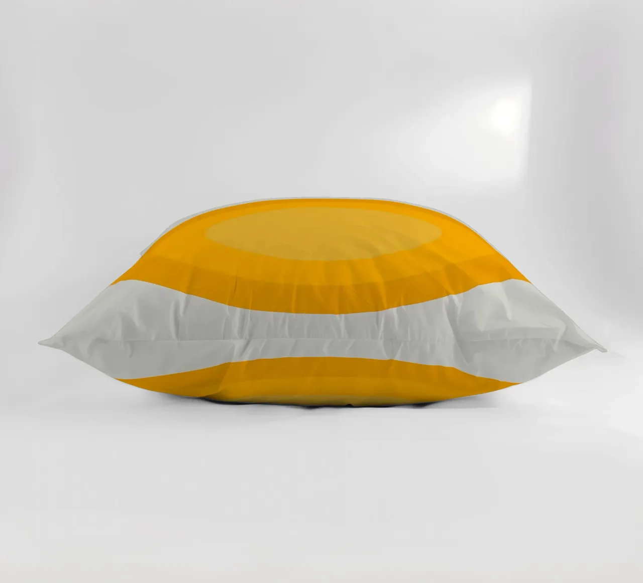 cerchio colore giallo riferimento storico 1923 forma geometrica cuscino da Amber Hughes