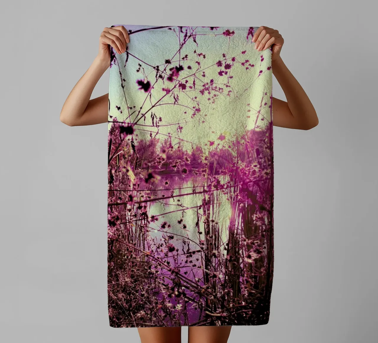 Rose Tinted World towel by Angelo Cerantola