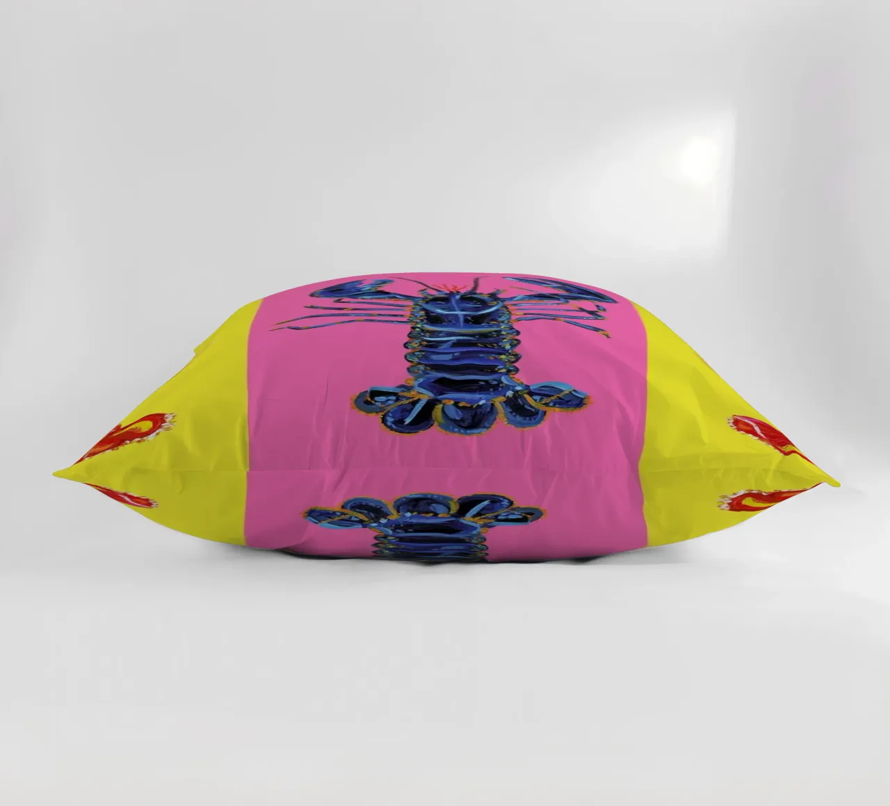 Lobster Raspberry Yellow Pop Art cuscino da Alice Straker