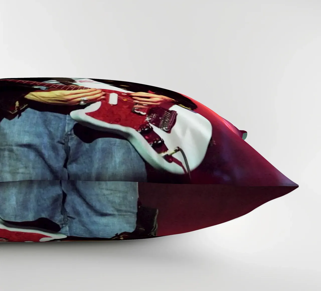 Good Perform Kurt Cobain Poster cuscino da Has Fab