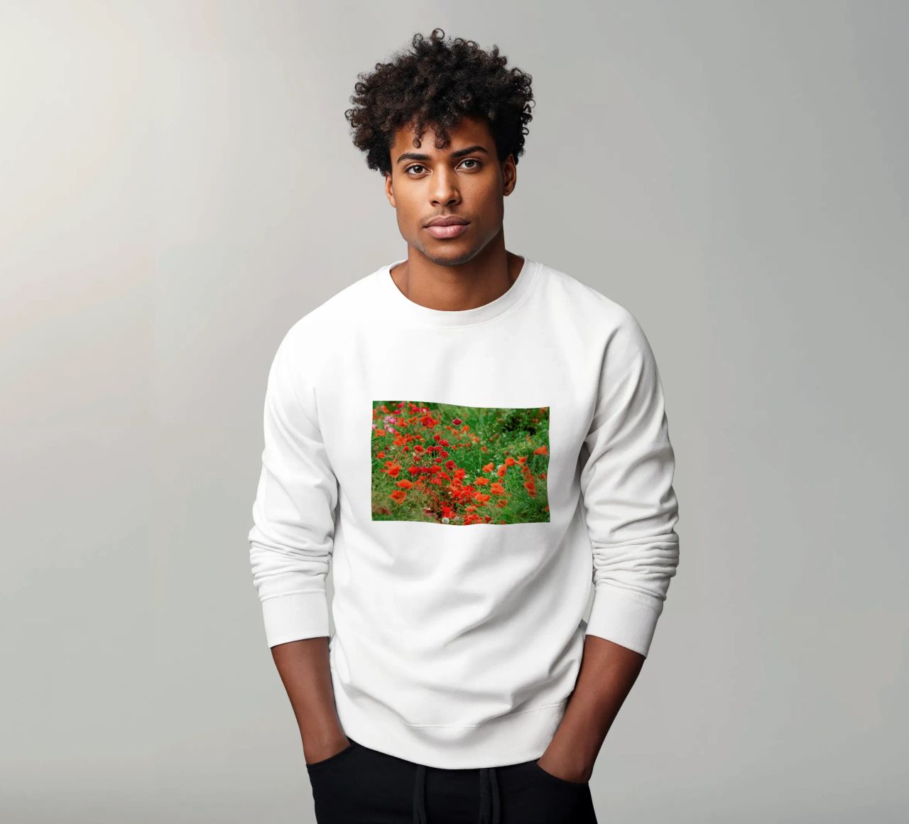 Wild Red Poppy Field felpa da Curious Collections by Marielle Leenders