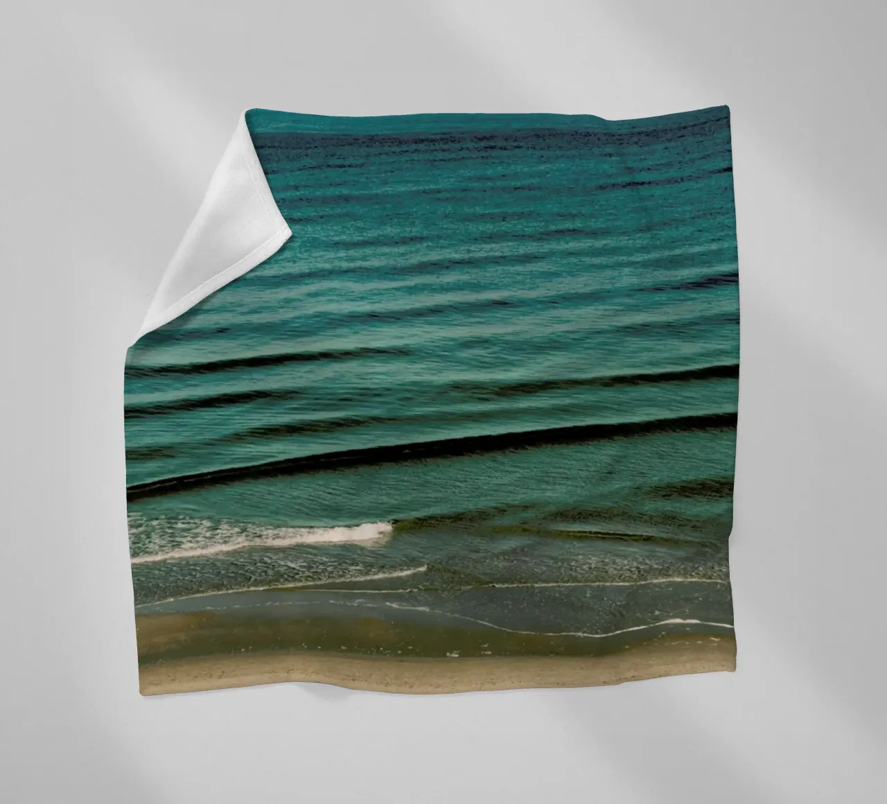 Layers Of Waves coperta in pile da Sebastian Hilgetag