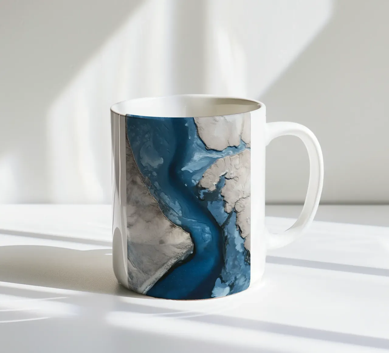 Glacial Path - Abstract Blue River Aerial Landscape Poster tazza in ceramica da Vela Luna