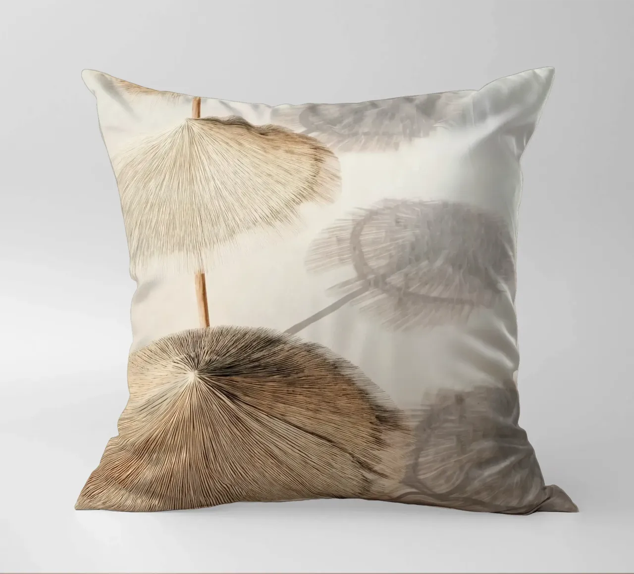 Straw Beach Umbrellas - Minimal Neutral Coastal Poster cuscino da Vela Luna