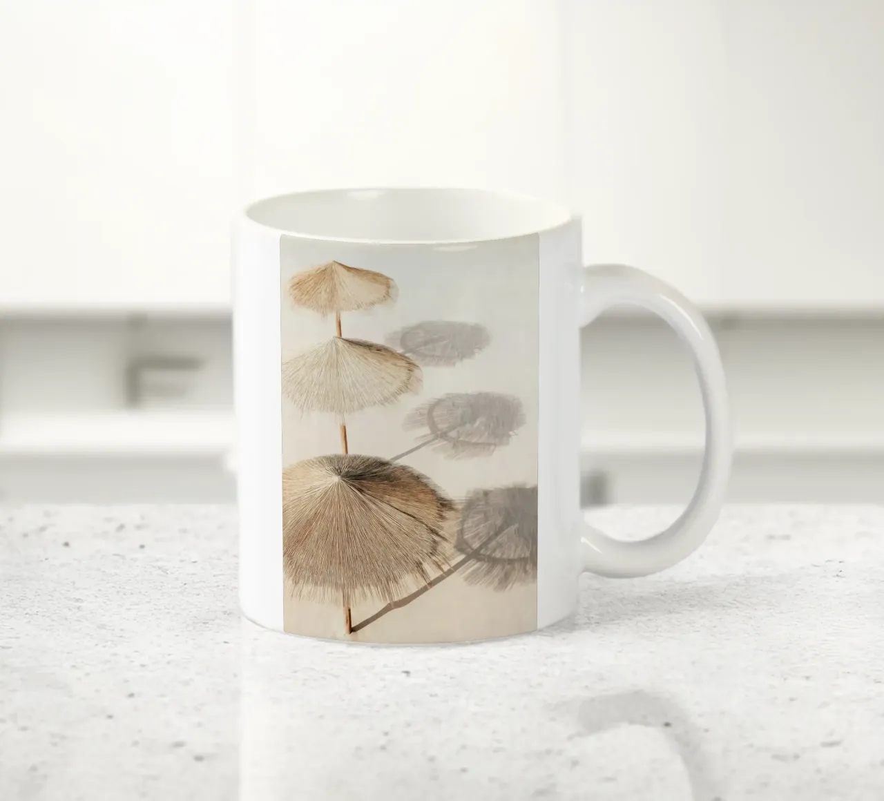 Straw Beach Umbrellas - Minimal Neutral Coastal Poster tazza in ceramica da Vela Luna