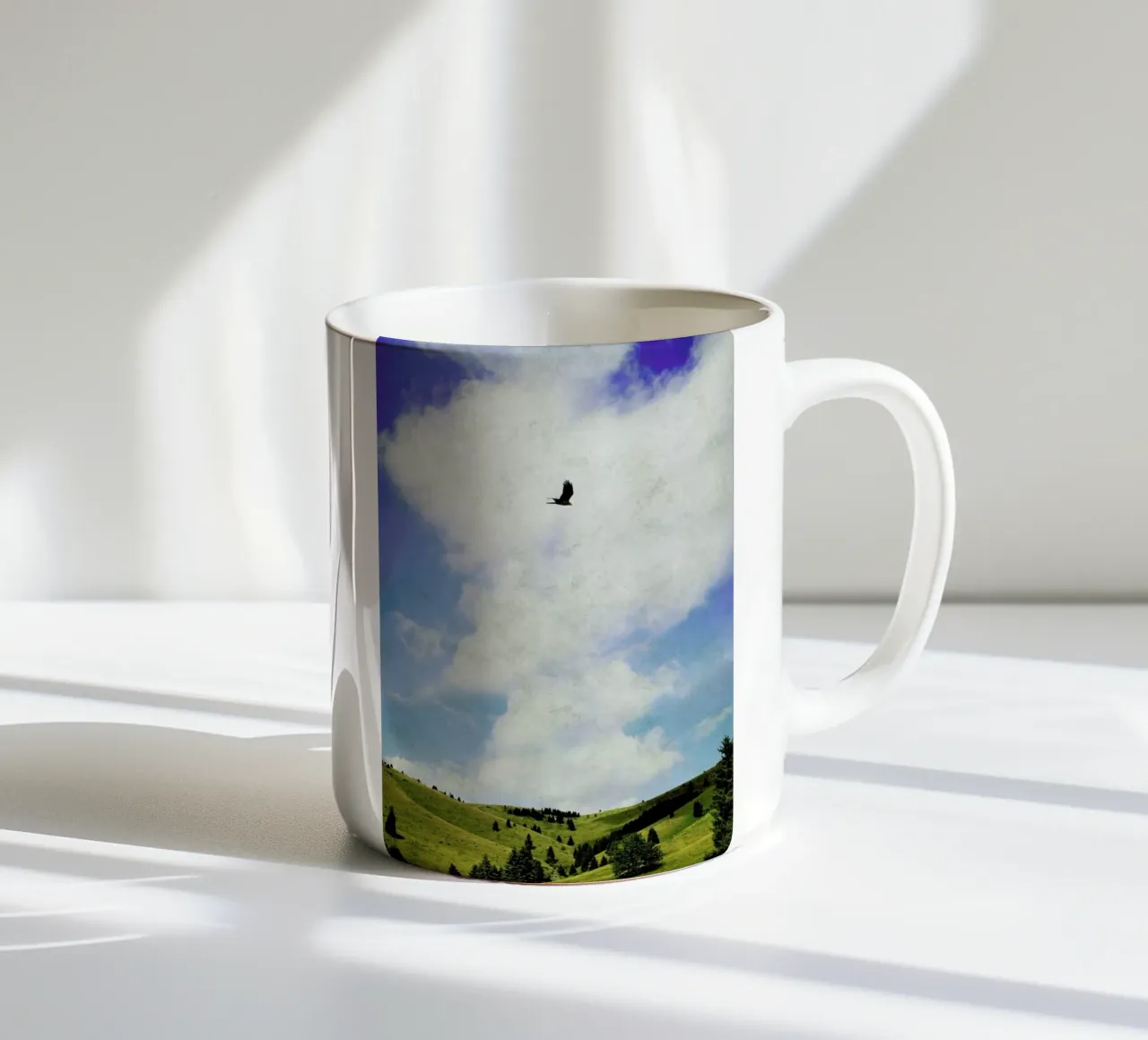 The Hawk tazza in ceramica da Angelo Cerantola