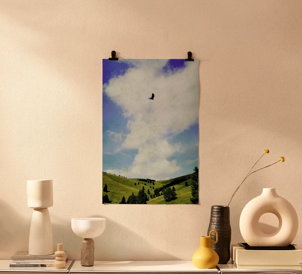 The Hawk poster con telaio in alluminio da Angelo Cerantola