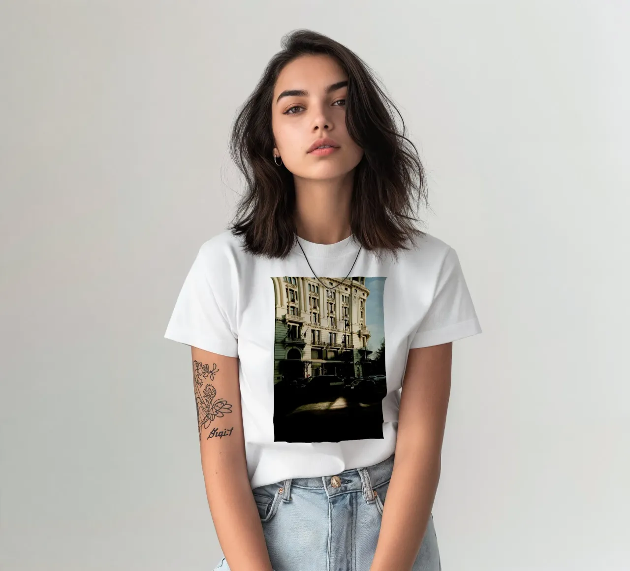 Light Reflections At Sundown t-shirt da Sebastian Hilgetag