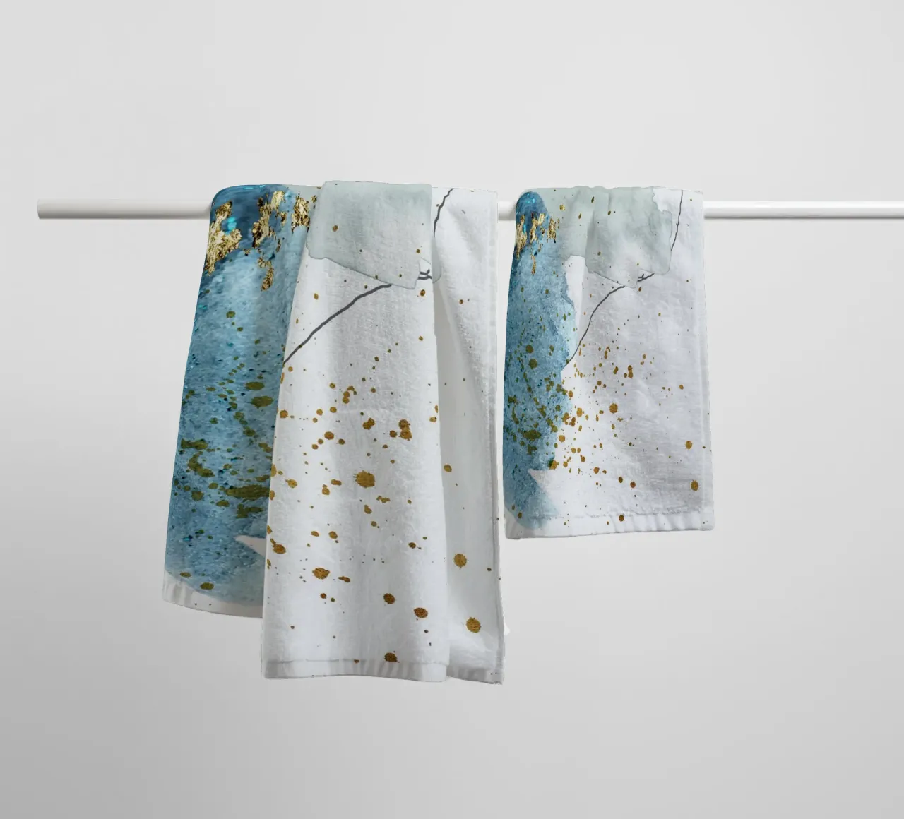 gold and blue abstract art asciugamano da bagno da vintageshop
