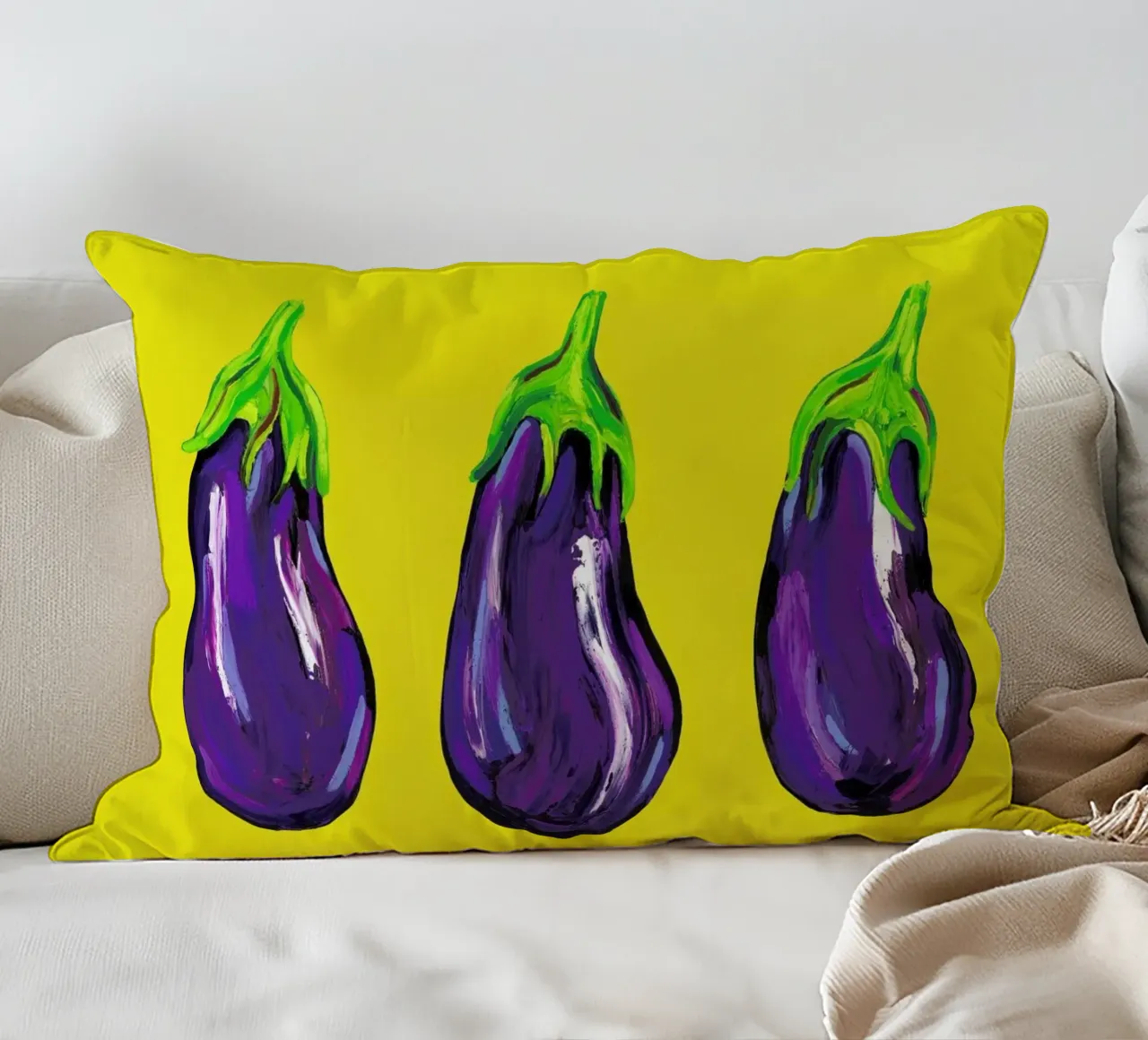 Aubergines On Yellow cuscino da Alice Straker