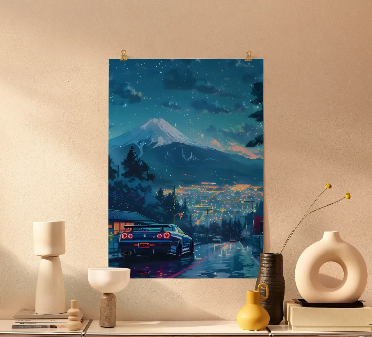 notte delle auto di montagna poster con telaio in plastica da MountainShop
