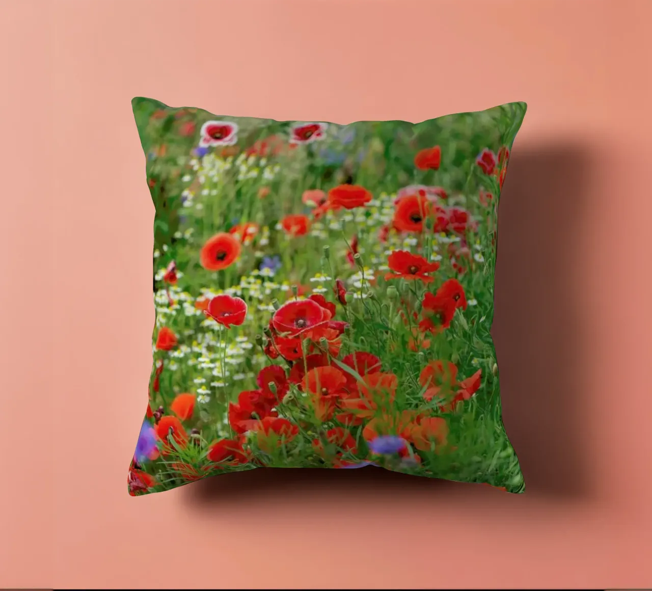 Mixed Poppies cuscino da Curious Collections by Marielle Leenders