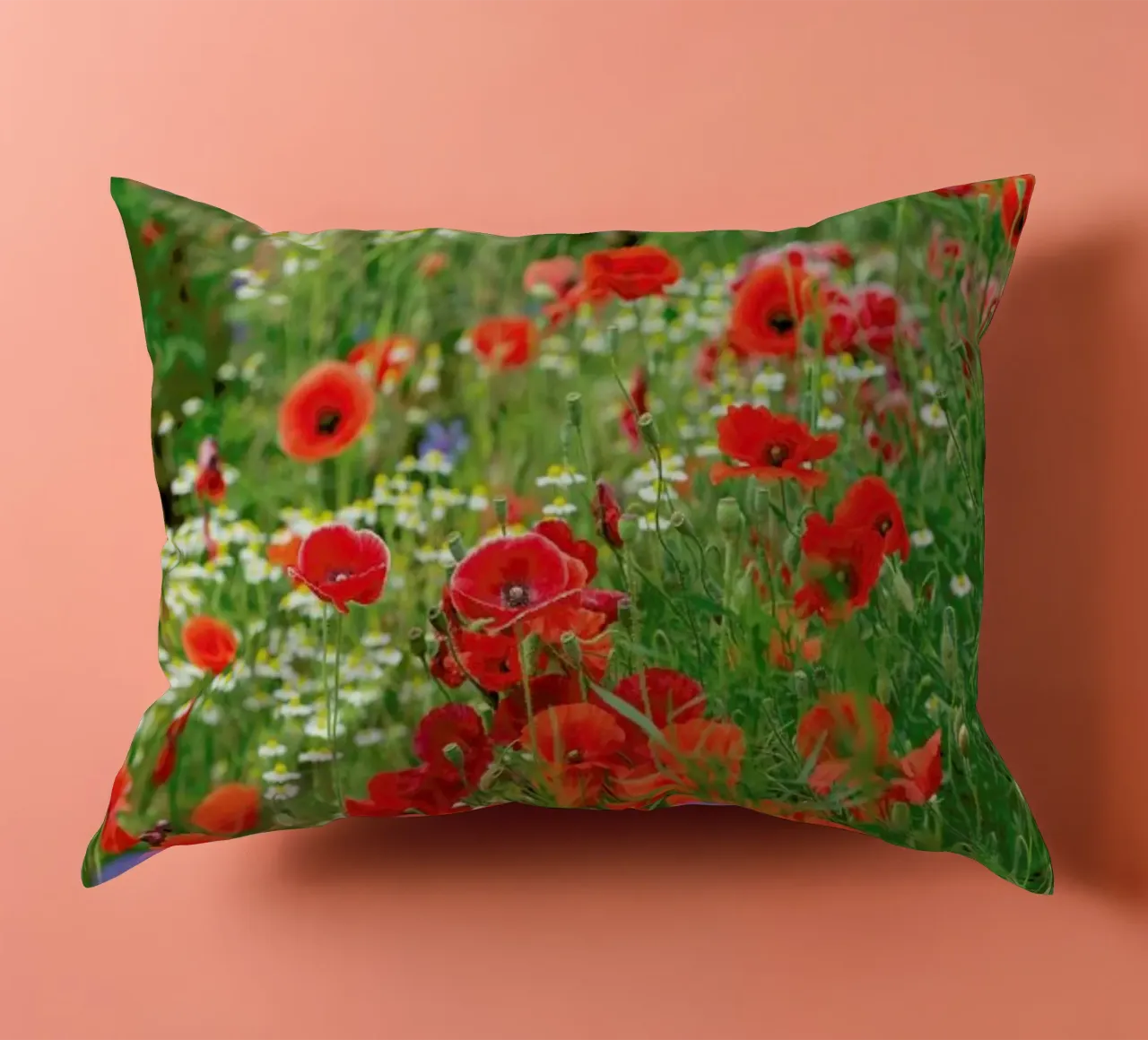 Mixed Poppies cuscino da Curious Collections by Marielle Leenders