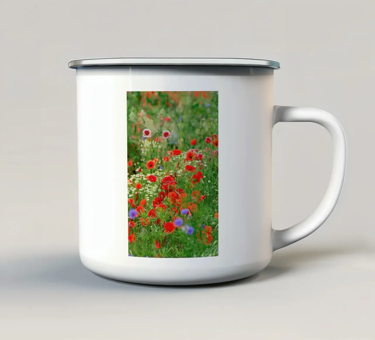 Mixed Poppies tazza in smalto da Curious Collections by Marielle Leenders