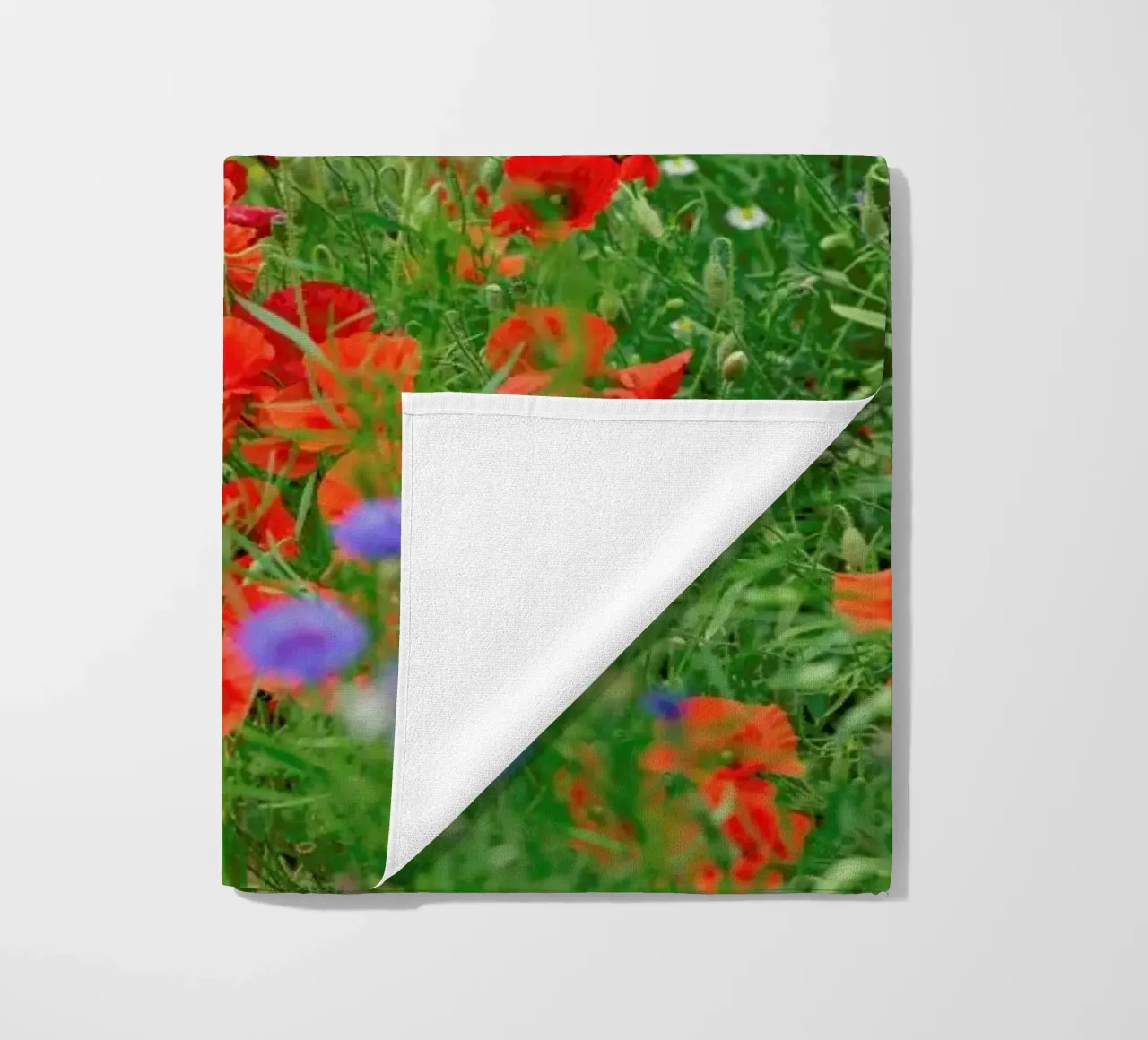 Mixed Poppies telo mare da Curious Collections by Marielle Leenders