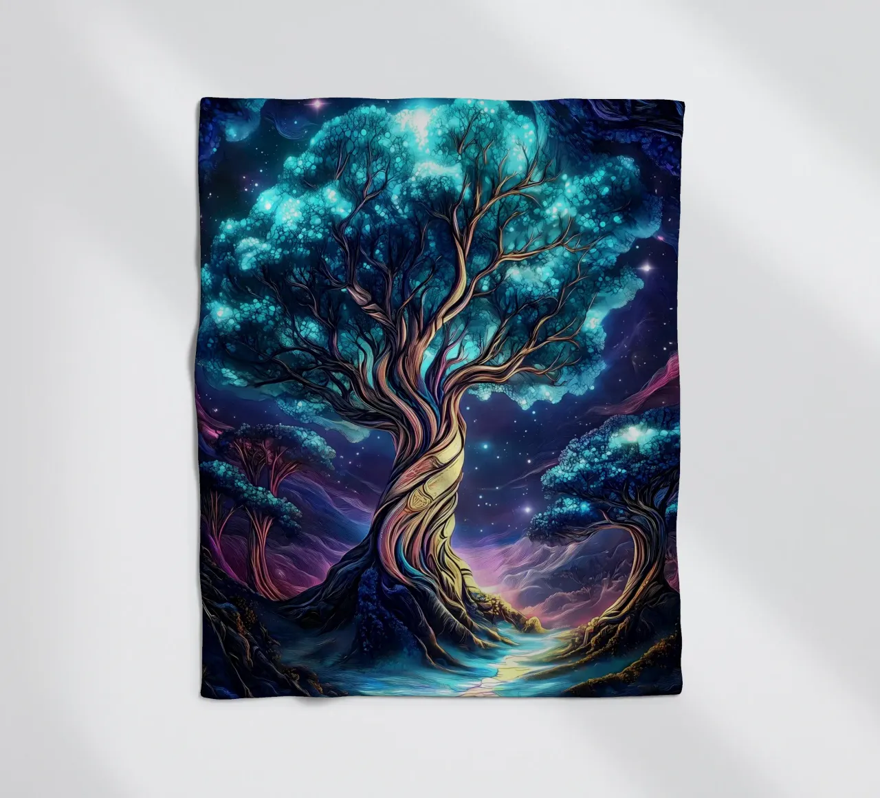 albero che brilla di notte coperta in pile da Jennifer R Spyhalski