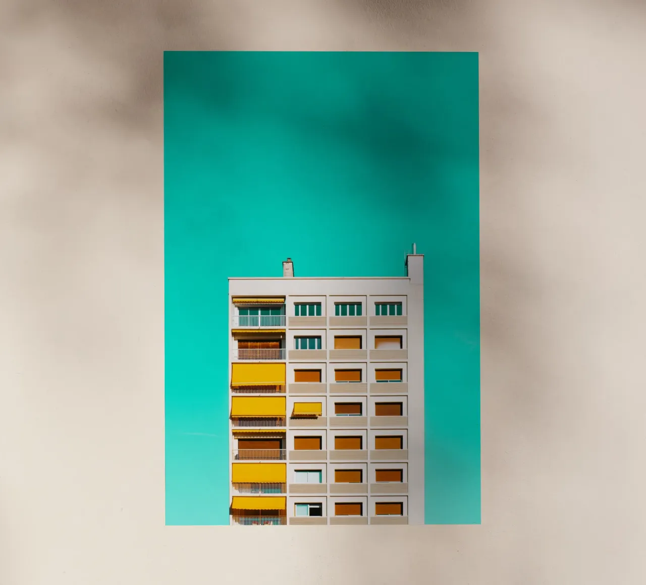 edificio cielo turchese pellicola backlit da pastel color shape