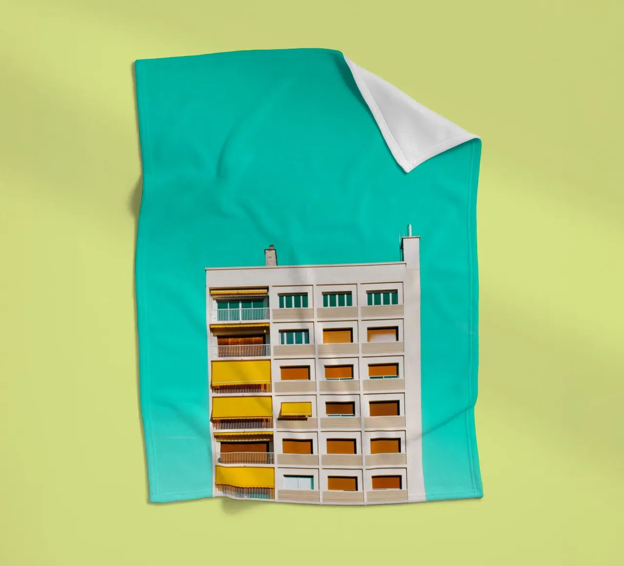 edificio cielo turchese coperta in pile da pastel color shape